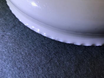 Un porte-encens en porcelaine blanc de Chine de Dehua, Kangxi