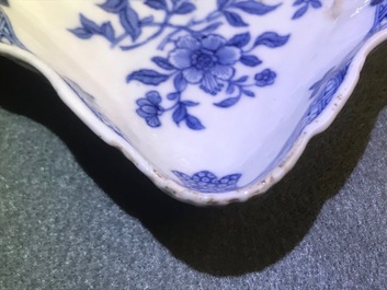 Five Chinese blue and white shell-shaped trays, Qianlong