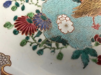 A large octagonal Chinese famille rose charger with a goose, Yongzheng/Qianlong