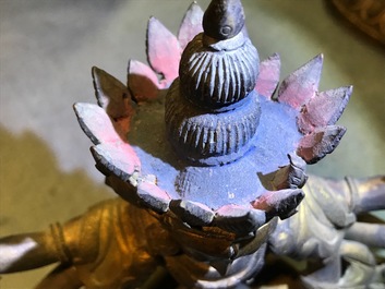 Une figure d'Ushnishavijaya en bronze dor&eacute; incrust&eacute;, Sino-Tibet, 18&egrave;me