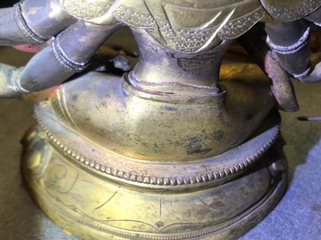 Une figure d'Ushnishavijaya en bronze dor&eacute; incrust&eacute;, Sino-Tibet, 18&egrave;me