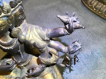 Une figure d'Ushnishavijaya en bronze dor&eacute; incrust&eacute;, Sino-Tibet, 18&egrave;me