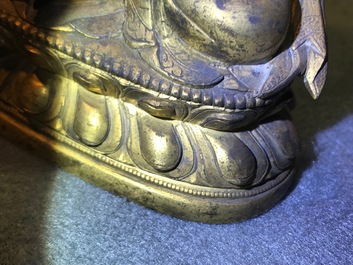 Une figure d'Ushnishavijaya en bronze dor&eacute; incrust&eacute;, Sino-Tibet, 18&egrave;me