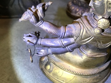 Une figure d'Ushnishavijaya en bronze dor&eacute; incrust&eacute;, Sino-Tibet, 18&egrave;me