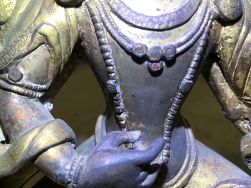 Une figure d'Ushnishavijaya en bronze dor&eacute; incrust&eacute;, Sino-Tibet, 18&egrave;me