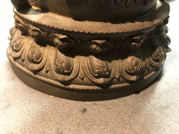 Une figure de Guanyin en bronze, Chine, Ming