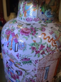 Drie Chinese Canton famille rose vazen, 19e eeuw