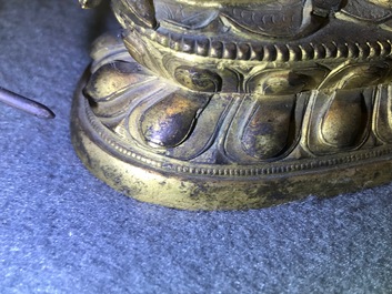 Une figure d'Ushnishavijaya en bronze dor&eacute; incrust&eacute;, Sino-Tibet, 18&egrave;me