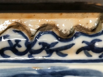 Een paar Chinese blauwwitte vazen, 19e eeuw