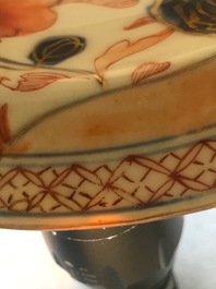 Een grote Chinese Imari-stijl dekselvaas, Kangxi