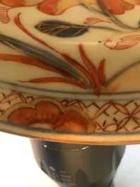 Een grote Chinese Imari-stijl dekselvaas, Kangxi
