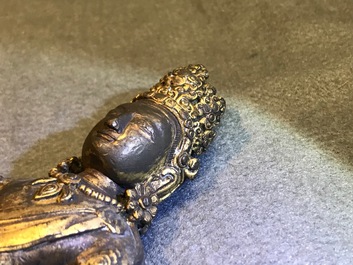Une figure d'Amitayus en bronze dor&eacute;, Sino-Tibet, Qianlong