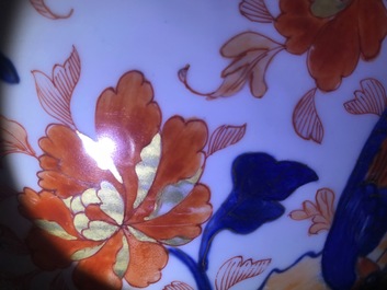 Een grote Chinese Imari-stijl dekselvaas, Kangxi