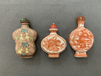 Seize tabati&egrave;res en porcelaine de Chine, 19/20&egrave;me
