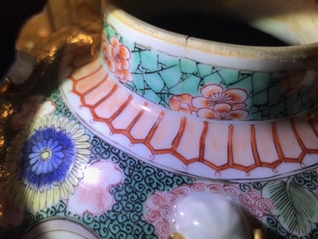A large Chinese famille verte teapot or ewer, Kangxi