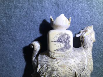 Een complete set van 32 Chinese ivoren schaakstukken, ca. 1920