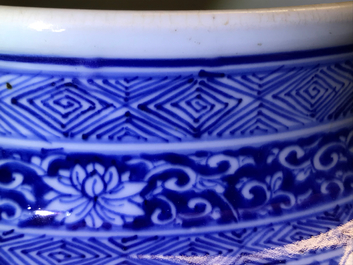A large Chinese blue and white vase and cover, Kangxi