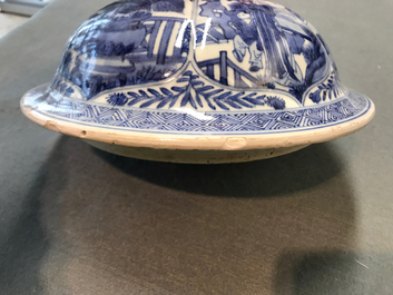 A large Chinese blue and white vase and cover, Kangxi