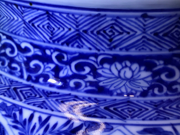A large Chinese blue and white vase and cover, Kangxi