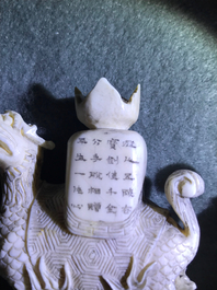 Een complete set van 32 Chinese ivoren schaakstukken, ca. 1920