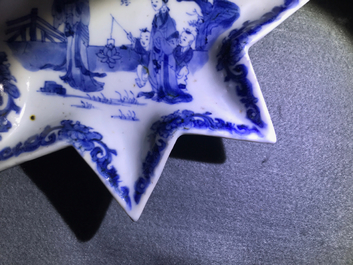 Un service &agrave; mendiants en porcelaine de Chine bleu et blanc, Kangxi