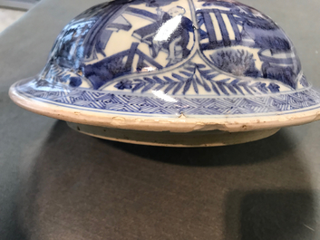 A large Chinese blue and white vase and cover, Kangxi