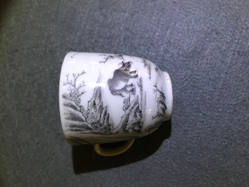 Une collection vari&eacute;e en porcelaine de Chine famille rose et grisaille, Yongzheng/Qianlong