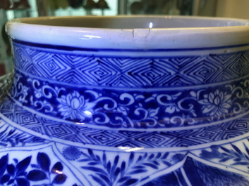 A large Chinese blue and white vase and cover, Kangxi