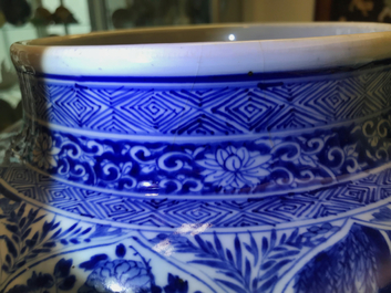 A large Chinese blue and white vase and cover, Kangxi
