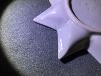 Un service &agrave; mendiants en porcelaine de Chine bleu et blanc, Kangxi