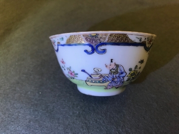 Une tasse et soucoupe en porcelaine de Chine famille rose &agrave; d&eacute;cor d'une musicienne, Yongzheng