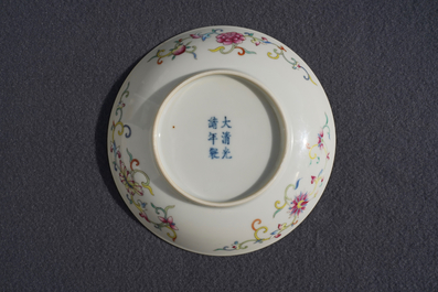 A Chinese famille rose 'bats and peaches' plate, Guangxu mark, 19/20th C.