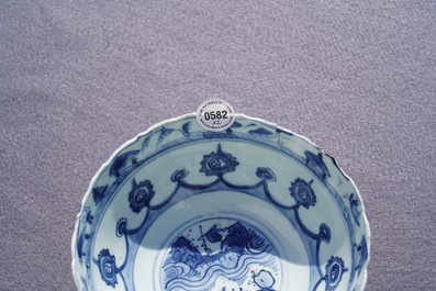 Une paire de bols en porcelaine de Chine bleu et blanc, Wanli