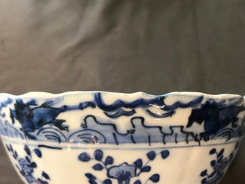 Une paire de bols en porcelaine de Chine bleu et blanc, Wanli