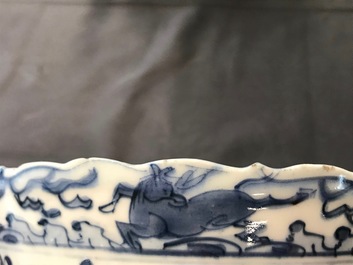 Une paire de bols en porcelaine de Chine bleu et blanc, Wanli
