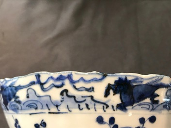 Une paire de bols en porcelaine de Chine bleu et blanc, Wanli