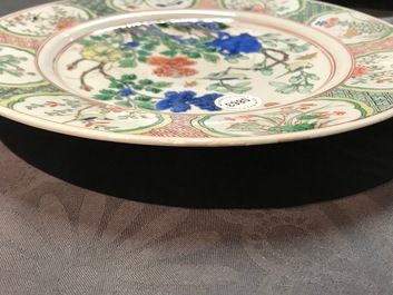 Un plat en porcelaine de Chine famille verte, anc. coll. Auguste le Fort, Kangxi