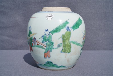 Een Chinese doucai gemberpot, wellicht Kangxi/Yongzheng