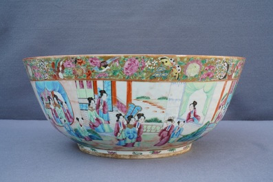Four Chinese Canton famille rose, Imari-style and blue and white bowls, 18/19th C.