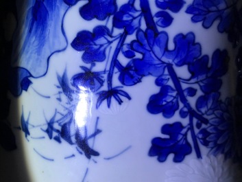Un vase de forme yenyen en porcelaine de Chine bleu et blanc &agrave; d&eacute;cor 'bianco sopra bianco', Kangxi