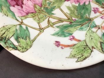 Two Chinese qianjiang cai dishes, a hat stand and a square vase, 19/20th C.
