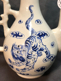 Een Chinese blauwwitte 'Bleu de Hue' kan voor de Vietnamese markt, 19e eeuw