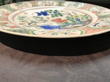 Un plat en porcelaine de Chine famille verte, anc. coll. Auguste le Fort, Kangxi