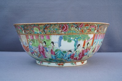 Four Chinese Canton famille rose, Imari-style and blue and white bowls, 18/19th C.