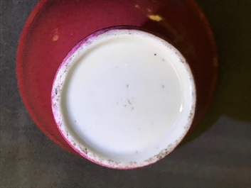 Een Chinese monochrome robijnrode stem cup, 19e eeuw