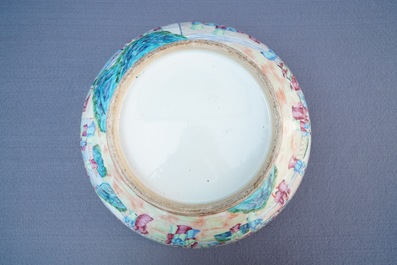 Four Chinese Canton famille rose, Imari-style and blue and white bowls, 18/19th C.