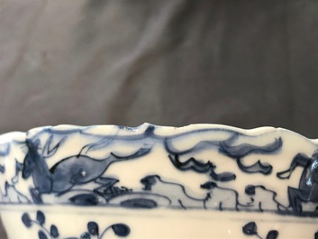 Une paire de bols en porcelaine de Chine bleu et blanc, Wanli