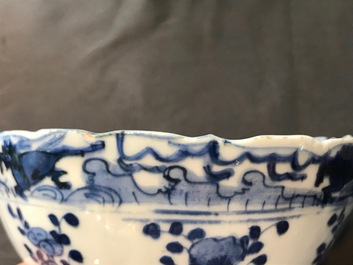 Une paire de bols en porcelaine de Chine bleu et blanc, Wanli