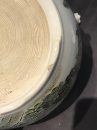 Two Chinese qianjiang cai covered bowls with birds, 19/20th C.