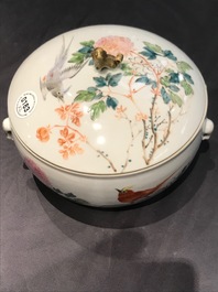 Two Chinese qianjiang cai covered bowls with birds, 19/20th C.